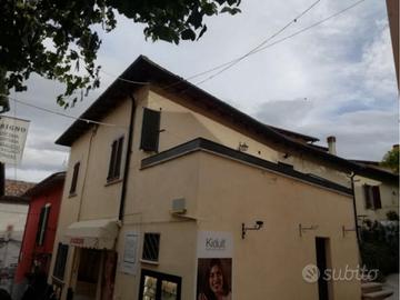 Abitazione con terrazzo e cantina