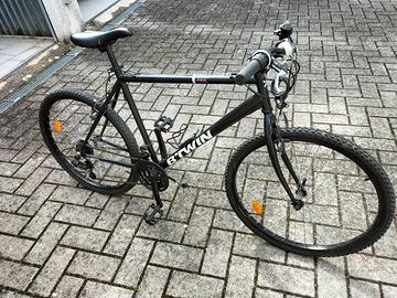 bicicletta MTB muscolare 