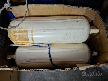 Oggetti barca ancora parabordi gavitelli e altro