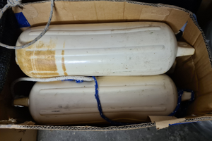 Oggetti barca ancora parabordi gavitelli e altro