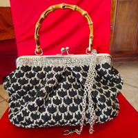  BORSA FATTA COMPLETAMENTE A UNCINETTO 