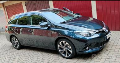TOYOTA AURIS 1.8 HYBRID 