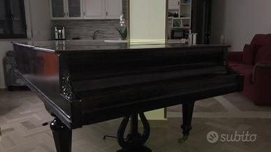 Mobile d’epoca di pianoforte