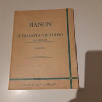 libri, spartiti per lo studio del pianoforte