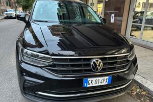 Volkswagen Tiguan 2.0 TDI 122 CV accessoriata