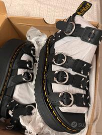 Dr.Martens sandali piercing Blaire Quad HDW Athena