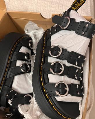 Dr.Martens sandali piercing Blaire Quad HDW Athena