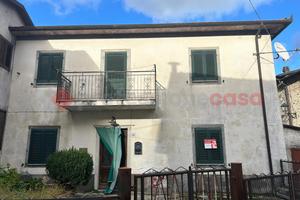 Casa Indipendente Piazza al Serchio [UG302FOVRG]