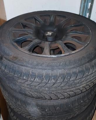 Cerchi  con gomme invernali 