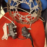 Sistema frenante anteriore moto