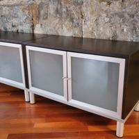 Tre armadietti bassi Bonde IKEA, ante vetro opaco