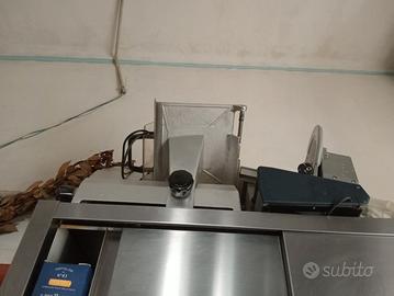 affettatrice grande e piccola 