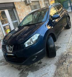 Nissan  qashqai 7 posti tenuta in modo impeccabile