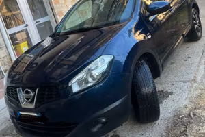 Nissan  qashqai 7 posti tenuta in modo impeccabile