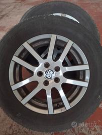 Gomme invernali e cerchi in lega