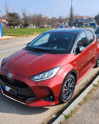 toyota yaris full hibryd style