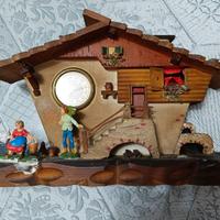 casetta con orologio meccanico anni 50