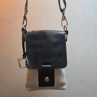 Borsa pelle a tracolla Orciani unisex bianca e blu