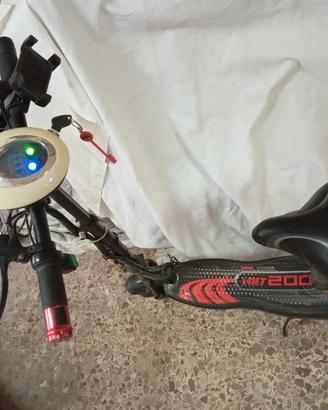 monopattino elettrico scooter da mettere a posto 