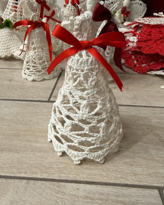 Decorazioni natalizie fatte a mano all’uncinetto