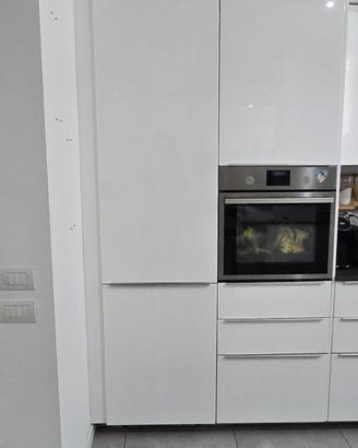 frigorifero da incasso Ikea con mobile