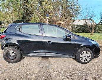 auto renault clio 1.5 diesel