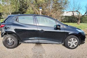 auto renault clio 1.5 diesel
