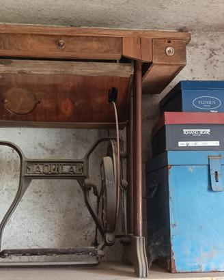 macchina da cucire d'epoca 