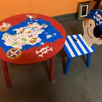 Tavolino pirati in legno con sedia