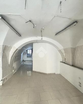 NEGOZIO A SARZANA