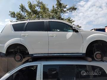 Mitsubishi outlander  ricambi carrozzeria 