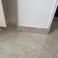 Battiscopa in plexiglass su misura