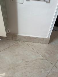 Battiscopa in plexiglass su misura