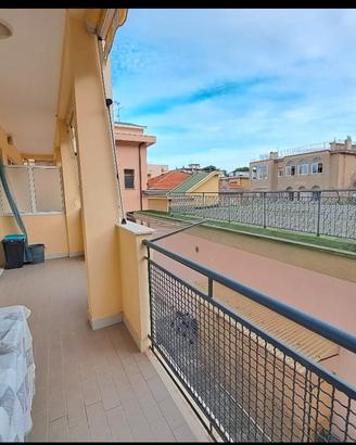 Grande Trilocale con Balconata vivibile 50 mt Mare
