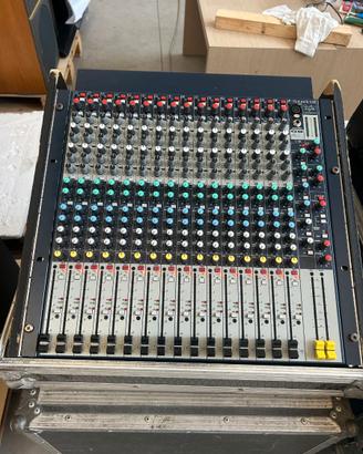 Mixer soundcraft GB2R + Mackie onyx 1640