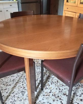 tavolo tondo in legno