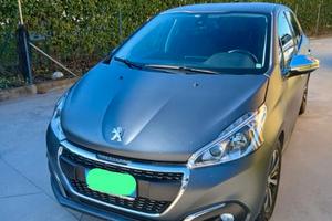 Peugeot 208 1.2 benzina 60 Kw 82.000 km