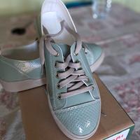 scarpe sneakers con lacci n. 37 nuove Solette inte