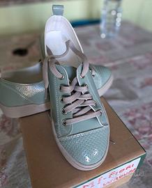 scarpe sneakers con lacci n. 37 nuove Solette inte