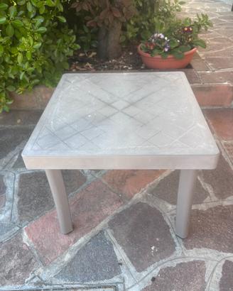 Tavolino basso da giardino / esterno