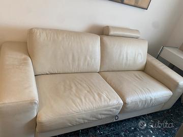 Divano letto in vera pelle Natuzzi-ottime condi