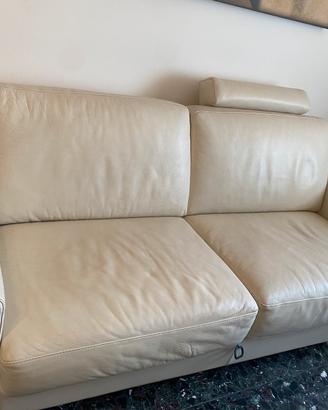 Divano letto in vera pelle Natuzzi-ottime condi
