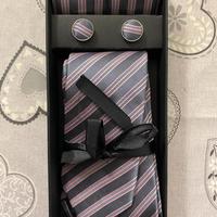 Set cravatta pochette e gemelli