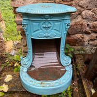 Antico scaldapiedi vintage in metallo