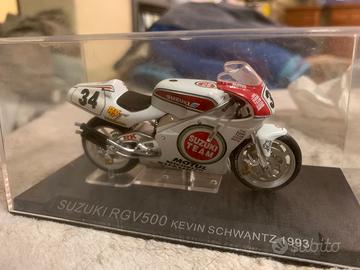 Modellino moto rgv500 kevin SCHWANTZ