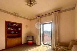 3 LOCALI A SANTA MARINA