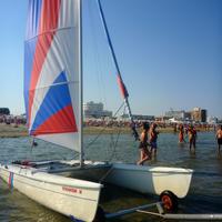 Catamarano Phantom 16