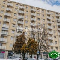 Quadrilocale ultimo piano a Piacenza con box auto