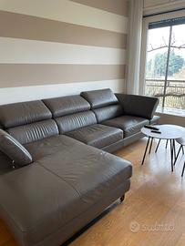 Diivano in pelle Poltrone e Sofà