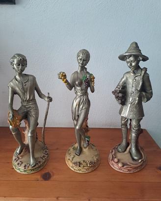 statue